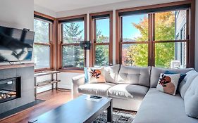 Waterfront Condo With Magnificent View